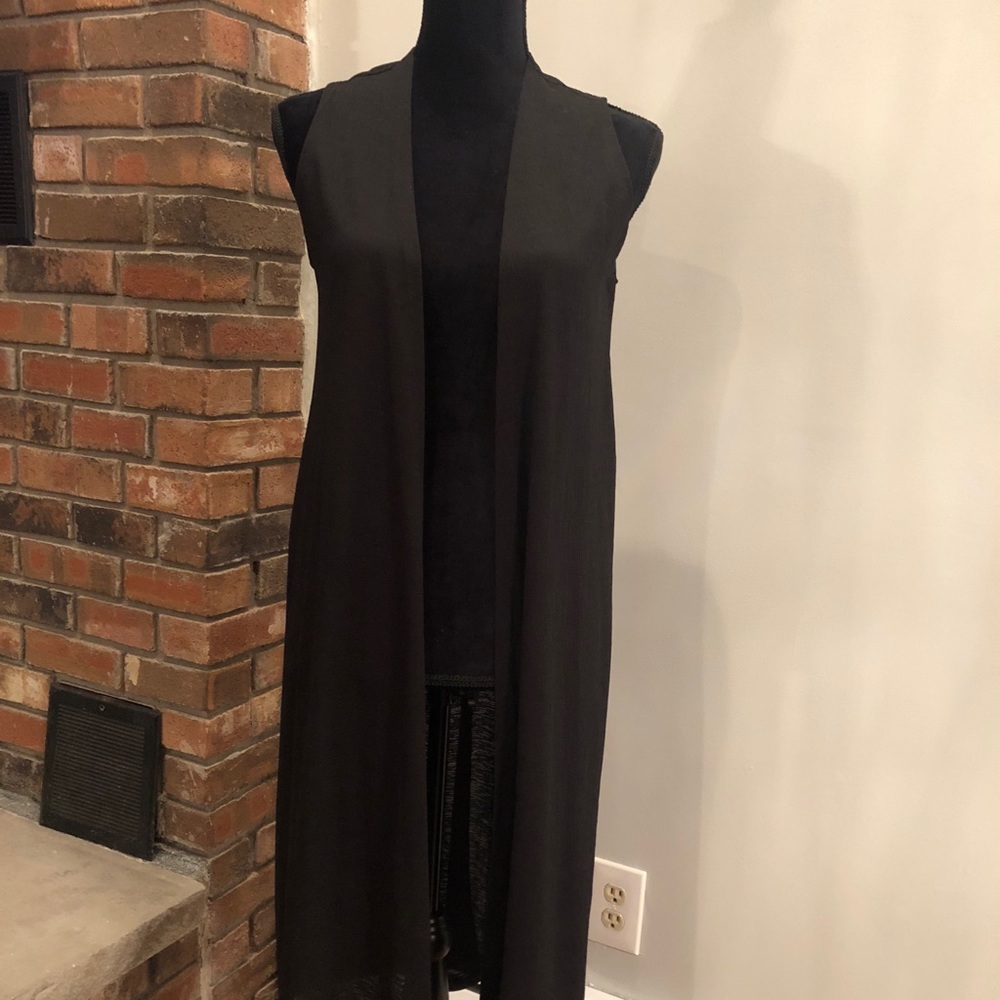 LuLaRoe Joy vest. Black NWT